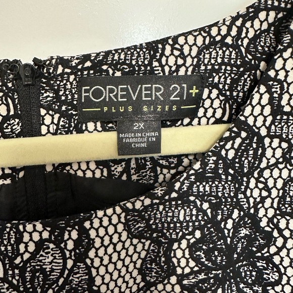 Forever 21 21+ Plus Size Dress Size 2X - Picture 2 of 5